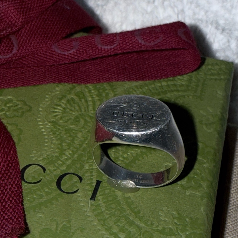 Gucci Silver Signet Ring for Men - Picture 5 of 8